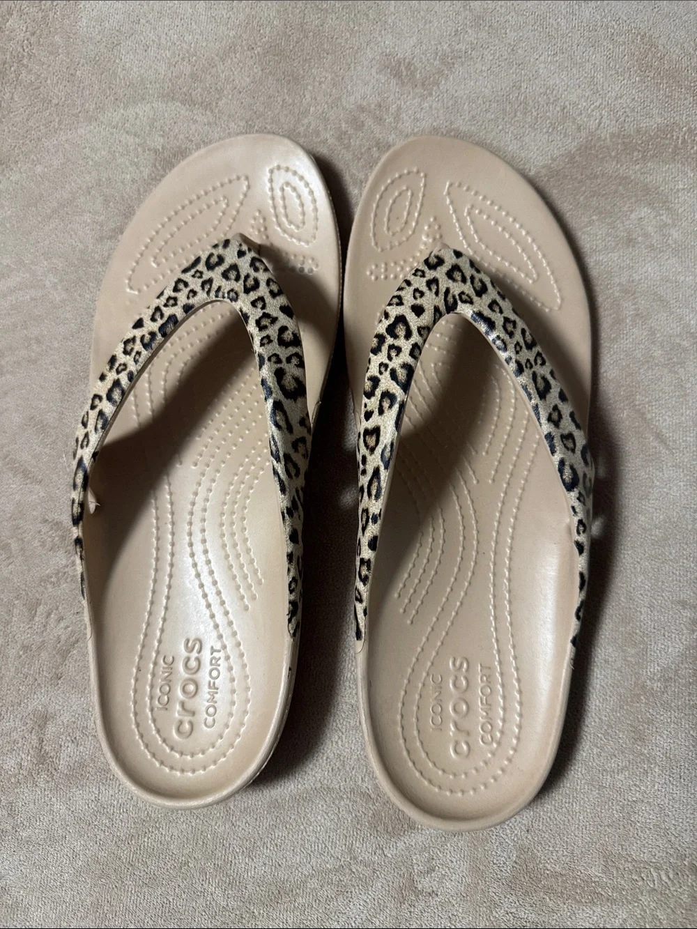 CROCS Women's Tan Flip Flop Sandals with Leopard-Print Straps
